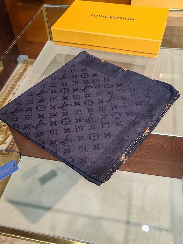 LV Scarf 140X140cm 60%真丝 40%羊毛 E092728